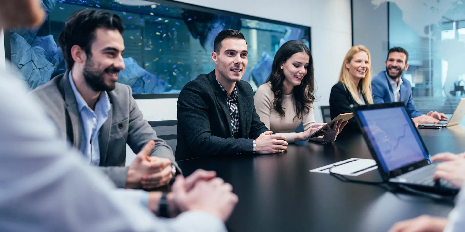 Unternehmen setzen auf maßgeschneiderte Lösungen von Headhunter
