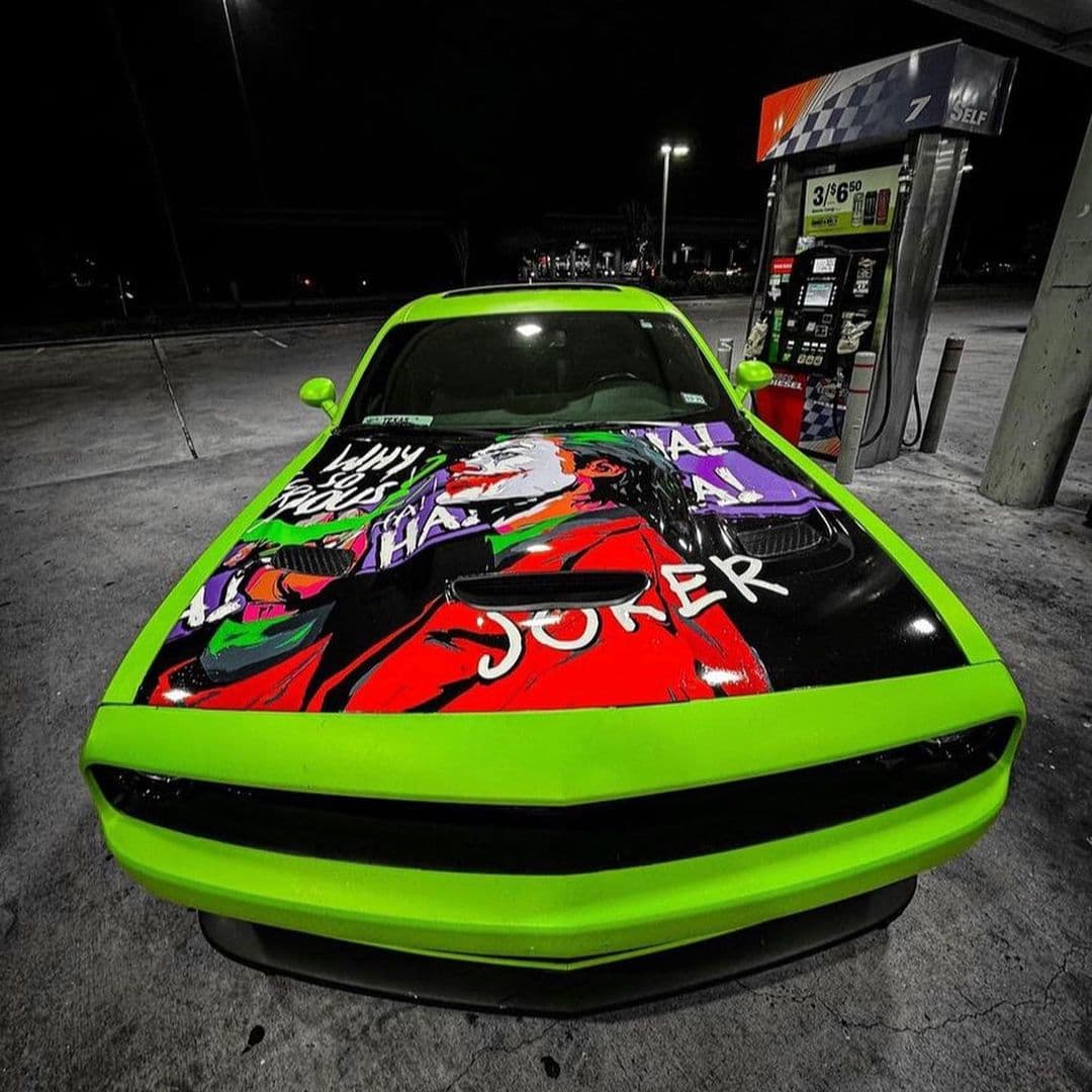 Erregen Sie Aufsehen mit Ihrem Itasha Car: Anime Car Vinyl Wrap für maximale Wirkung!