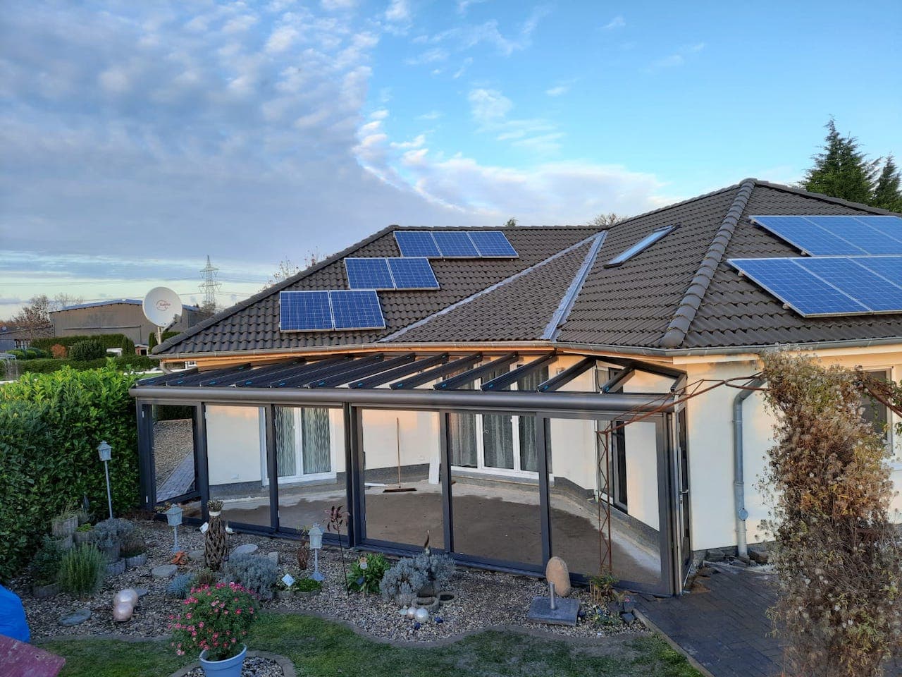Die perfekte Kombination aus Eleganz und Schutz: Terrassenüberdachung mit Markise