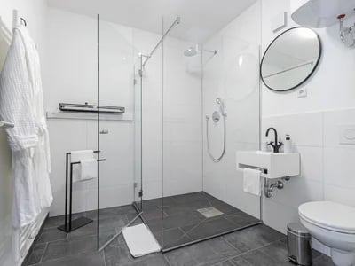 Glasbau West – Ihr Partner für exklusive Glasduschen Krefeld